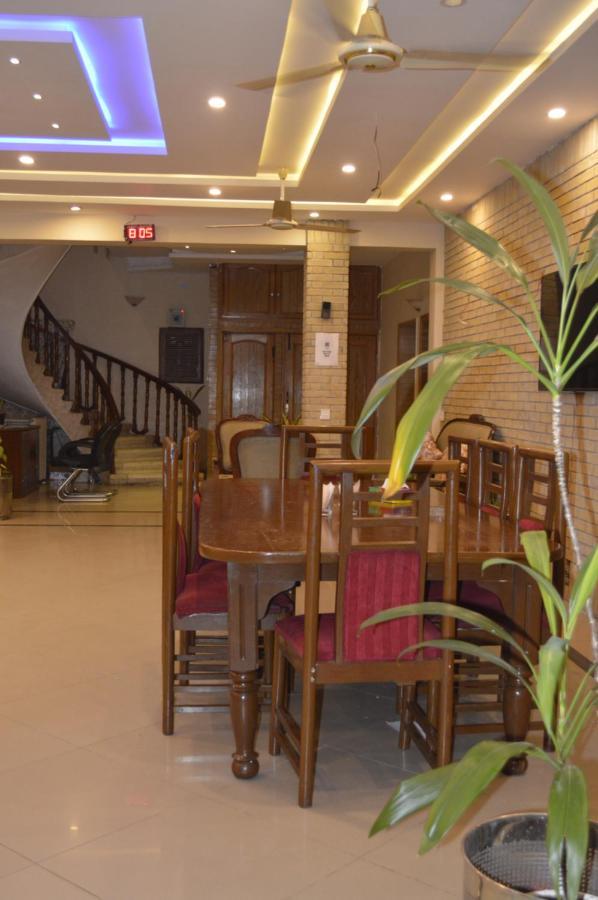 New Shelton Guest House Islamabad Exterior foto